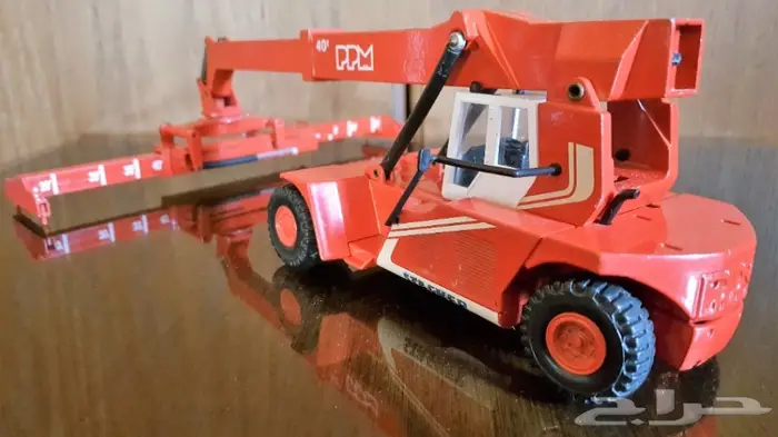 مجسم كرين رافعة حاويات تلسكوبي اسباني 5