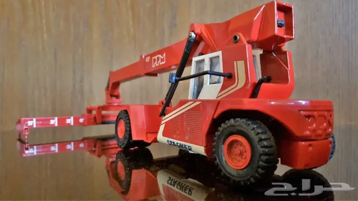 مجسم كرين رافعة حاويات تلسكوبي اسباني 6