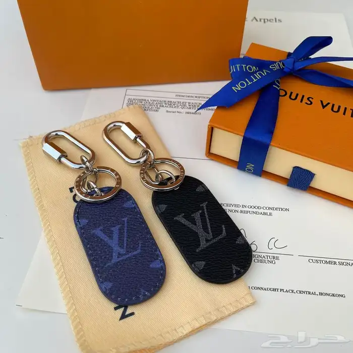 ميدليات لويس فيتون لونين ازرق واسود جميله جميله جميله  0