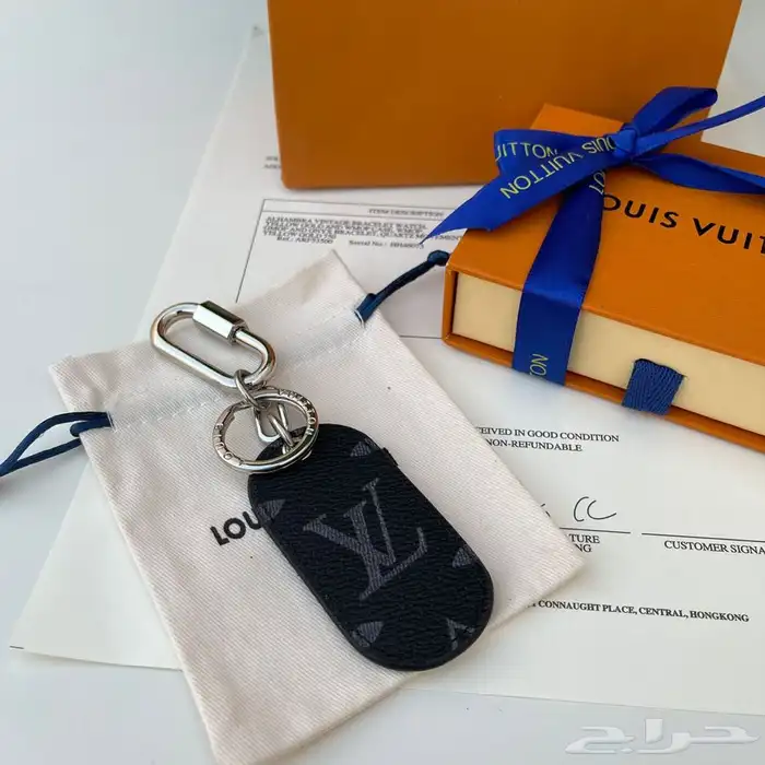 ميدليات لويس فيتون لونين ازرق واسود جميله جميله جميله  2