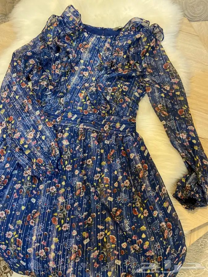 فساتين جميلة ولبسه وحده ونظيفه 0