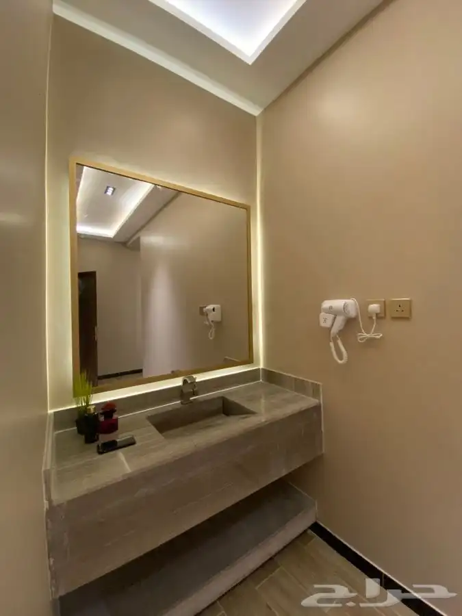 للبيع شاليه واستراحة لا في ان روز 8