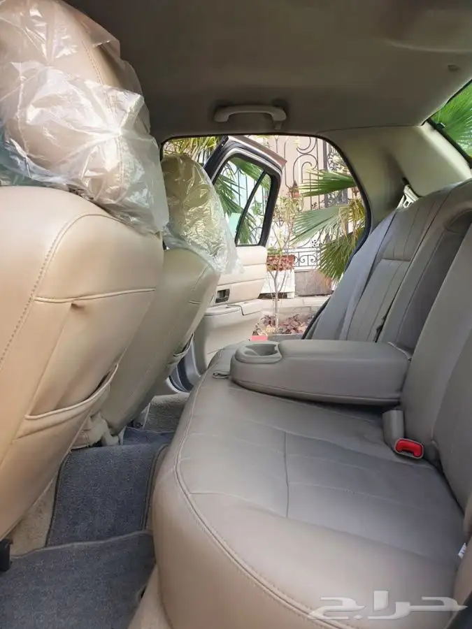 ( مباع ) فورد كراون فكتوريا 2011 38