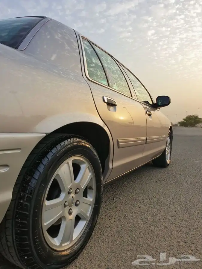 ( مباع ) فورد كراون فكتوريا 2011 11