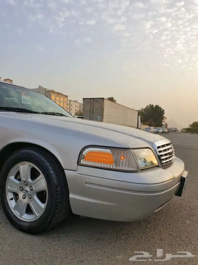 ( مباع ) فورد كراون فكتوريا 2011 3