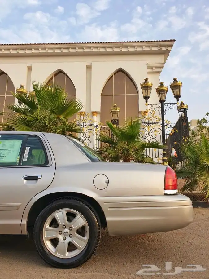 ( مباع ) فورد كراون فكتوريا 2011 15