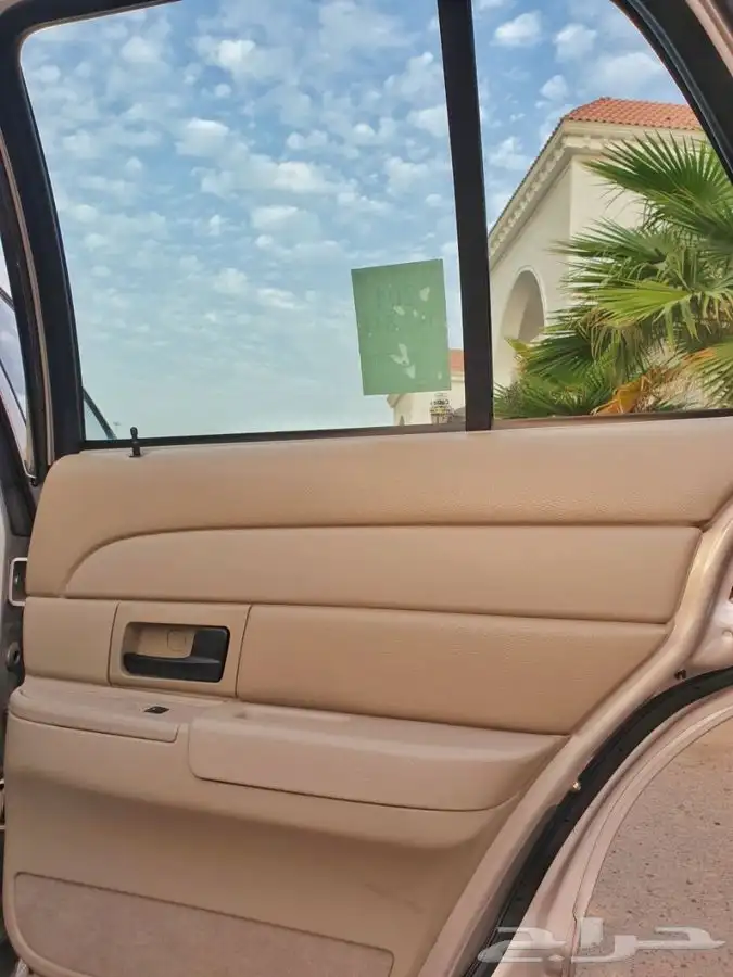 ( مباع ) فورد كراون فكتوريا 2011 44