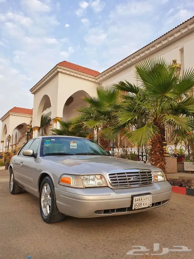 ( مباع ) فورد كراون فكتوريا 2011 1