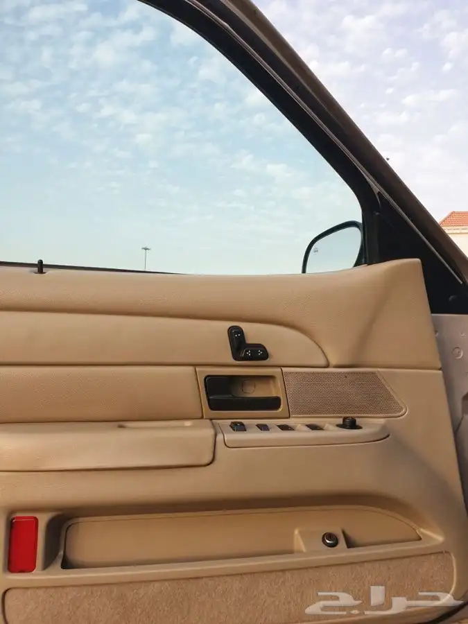 ( مباع ) فورد كراون فكتوريا 2011 36