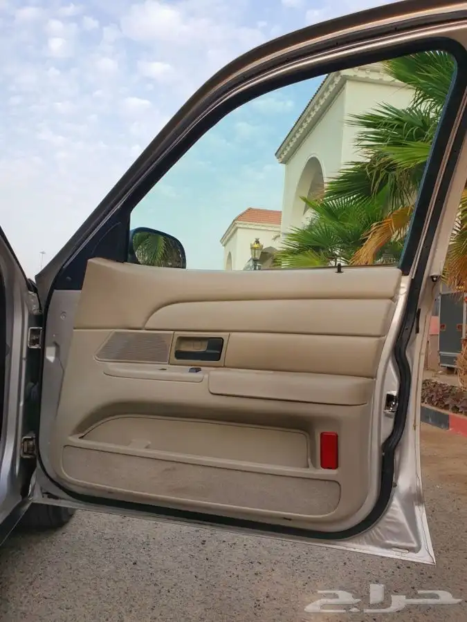 ( مباع ) فورد كراون فكتوريا 2011 35