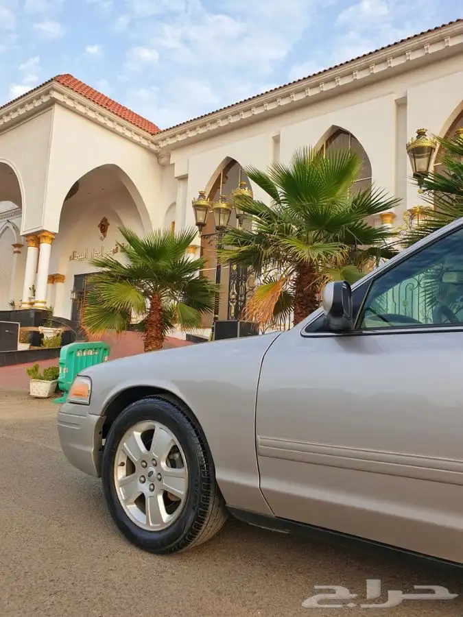 ( مباع ) فورد كراون فكتوريا 2011 7