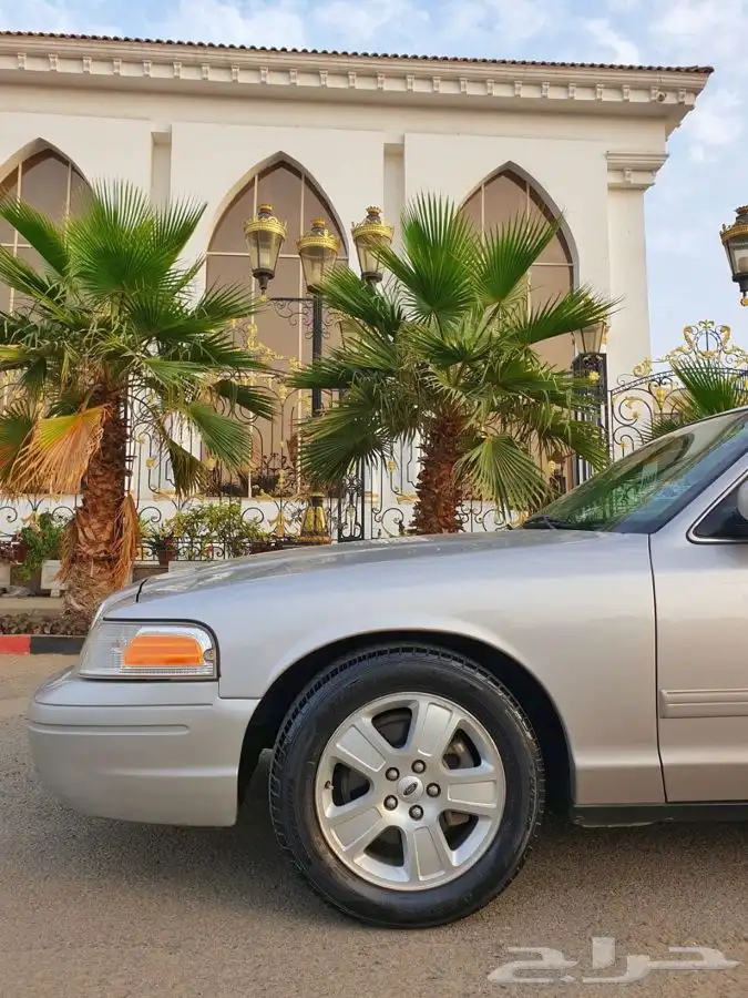 ( مباع ) فورد كراون فكتوريا 2011 6