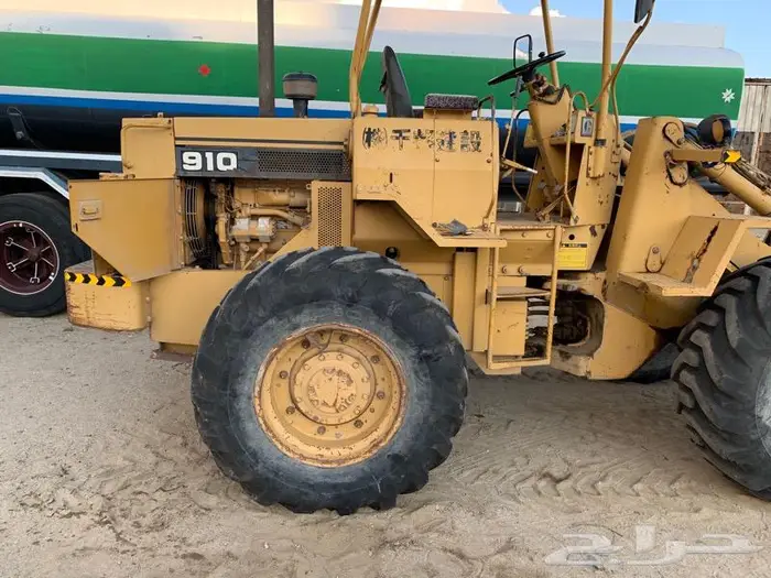 معدات للايجار شيولات وقلاب 1