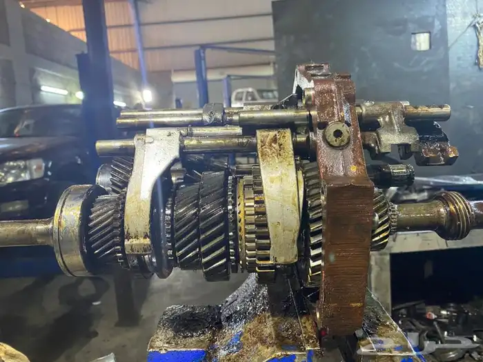 جيربكسات هايلكس و دبلات هايلكس عادي جميع الموديلات 9