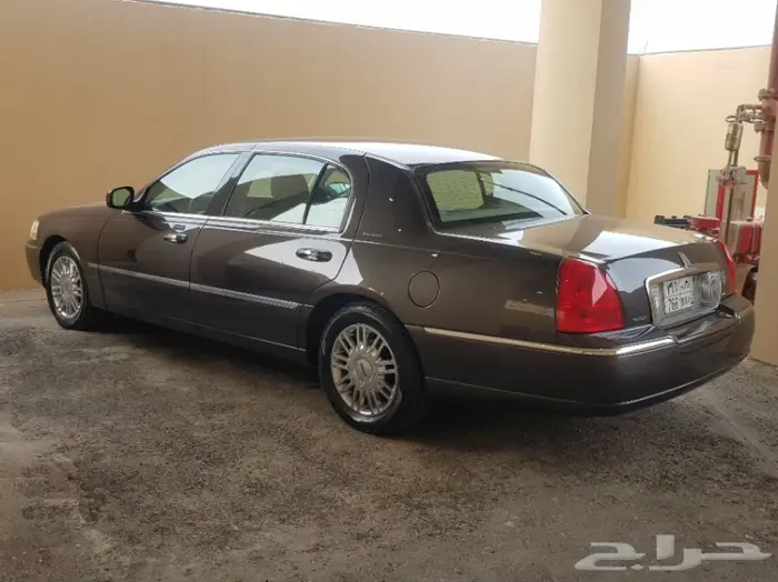 تاون كار 2007 سعودي لارج نظيف جدا .. لون مميز 31