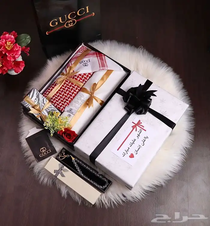 طقم شماغ. مع ملحقاته 4