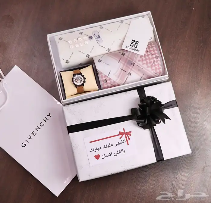 طقم شماغ. مع ملحقاته 3