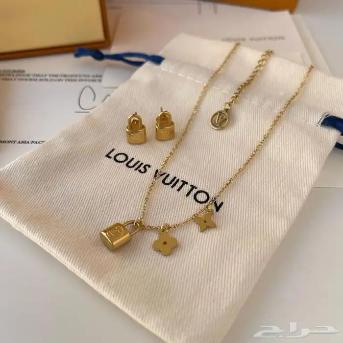 طقم شماغ. مع ملحقاته 99