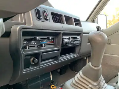 فان متسوبيشي مخزن .. مبيعات حكومية .. 14