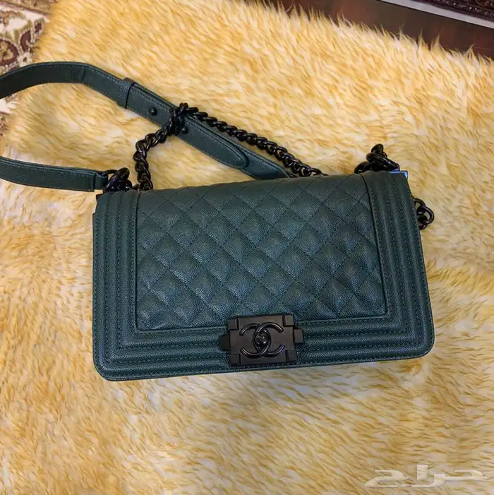 للبيع شنطه دكني و شانيل 0