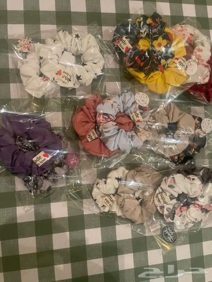 سلاسل يدويه افريقيه واساور الصداقه و ربطات شعر 1