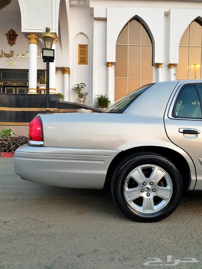 ( مباع ) فورد فكتوريا 14