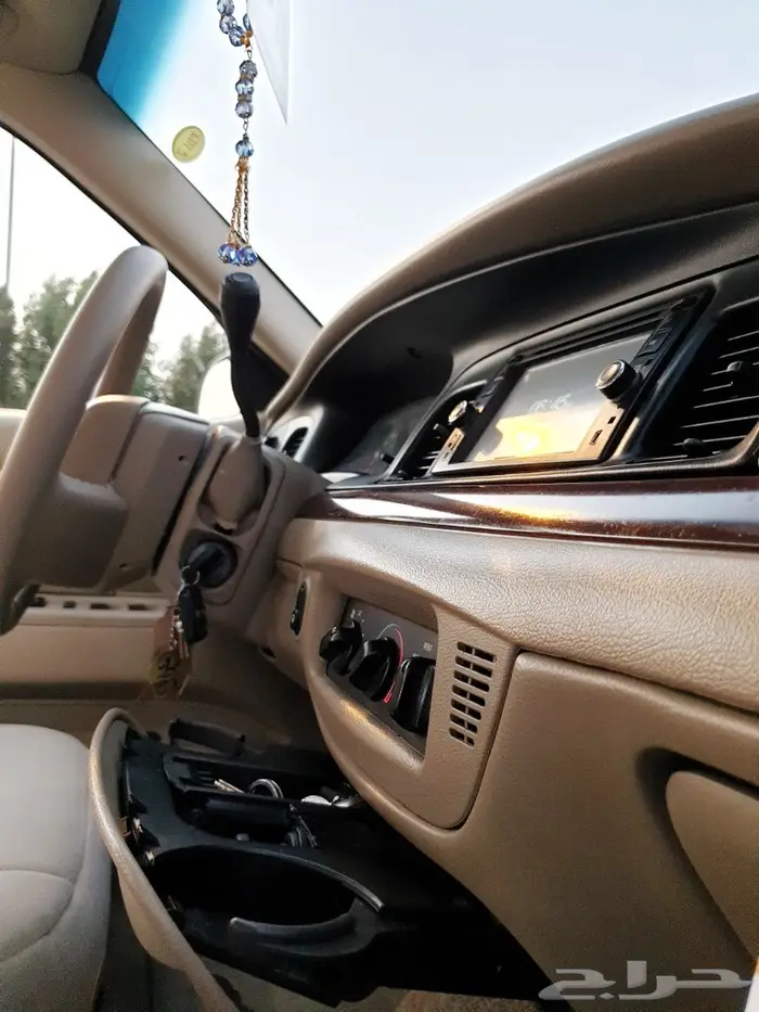 ( مباع ) فورد فكتوريا 23