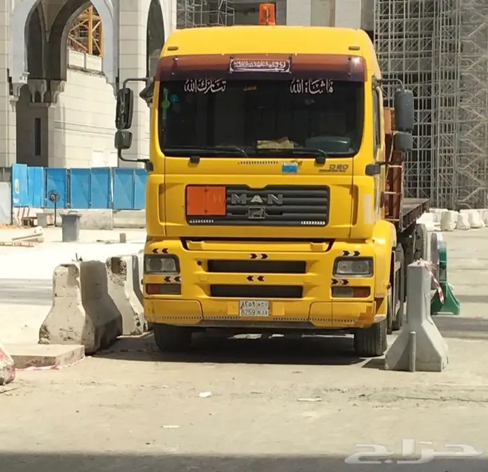 معدات ثقيلة وقلابات ولوابد و سطحات للايجار الشهري او مشاريع 11