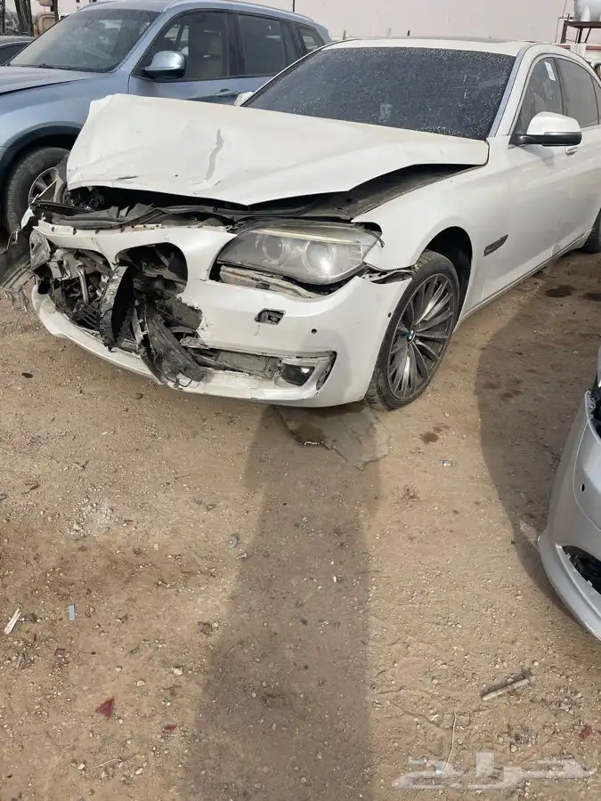 تشليح مقبل لبيع قطع غيار بي ام 730 موديل 14 0