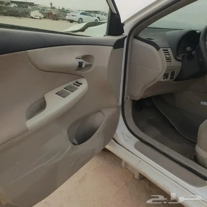كورلا 2013 قطع غيار فقط. 4