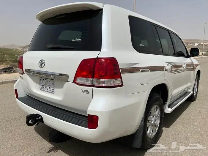 (تم البيع)صالون لانكروزر2009 مخزن 13