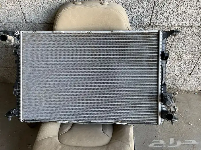 قطع غيار اودي راديتر ومروحة A8 3