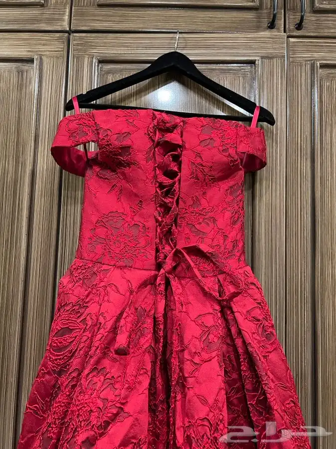 فستان لون احمر المقاس فري سايز 3
