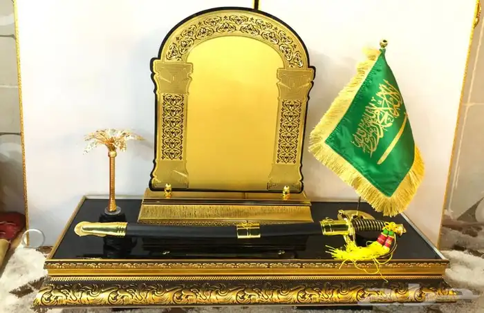دروع و سيوف فاخره كبيرة و صغيرة 9