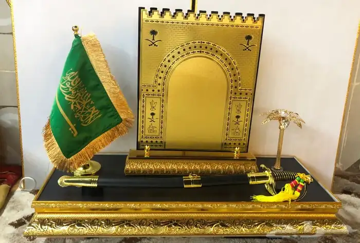 دروع و سيوف فاخره كبيرة و صغيرة 6