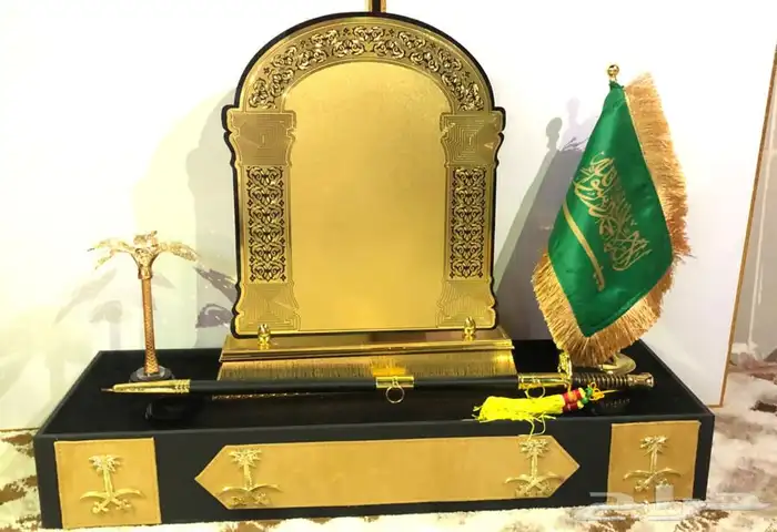 دروع و سيوف فاخره كبيرة و صغيرة 23