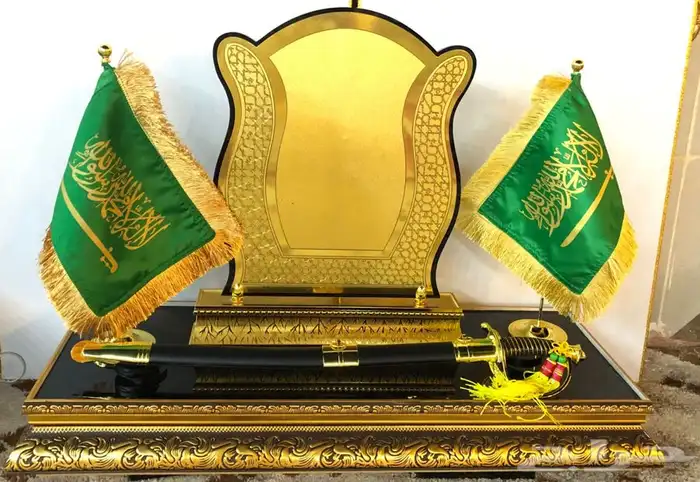 دروع و سيوف فاخره كبيرة و صغيرة 20
