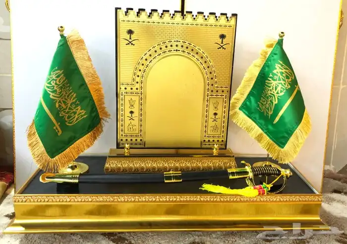 دروع و سيوف فاخره كبيرة و صغيرة 0