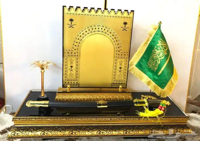 دروع و سيوف فاخره كبيرة و صغيرة 10