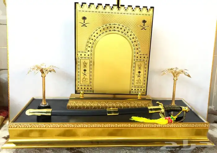 دروع و سيوف فاخره كبيرة و صغيرة 2