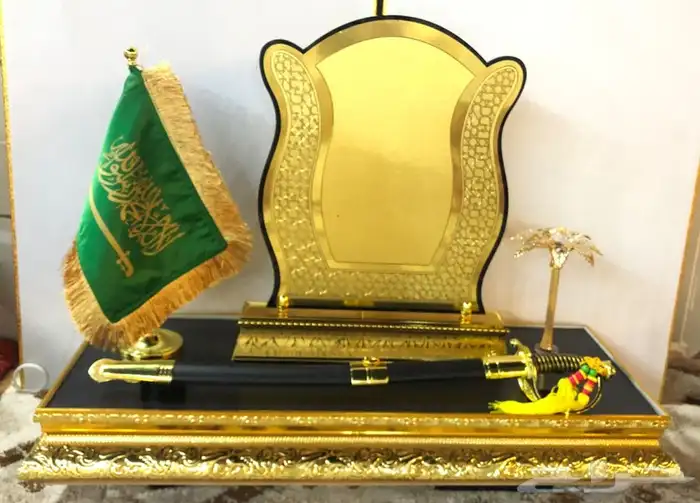 دروع و سيوف فاخره كبيرة و صغيرة 5