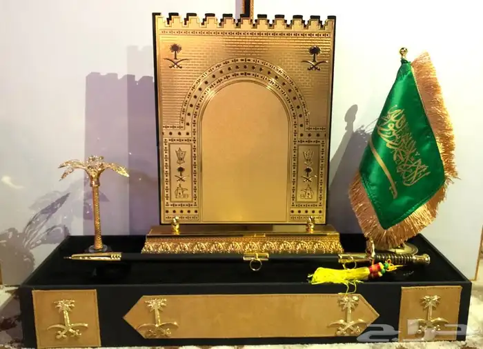 دروع و سيوف فاخره كبيرة و صغيرة 24