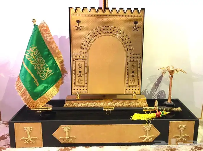 دروع و سيوف فاخره كبيرة و صغيرة 26