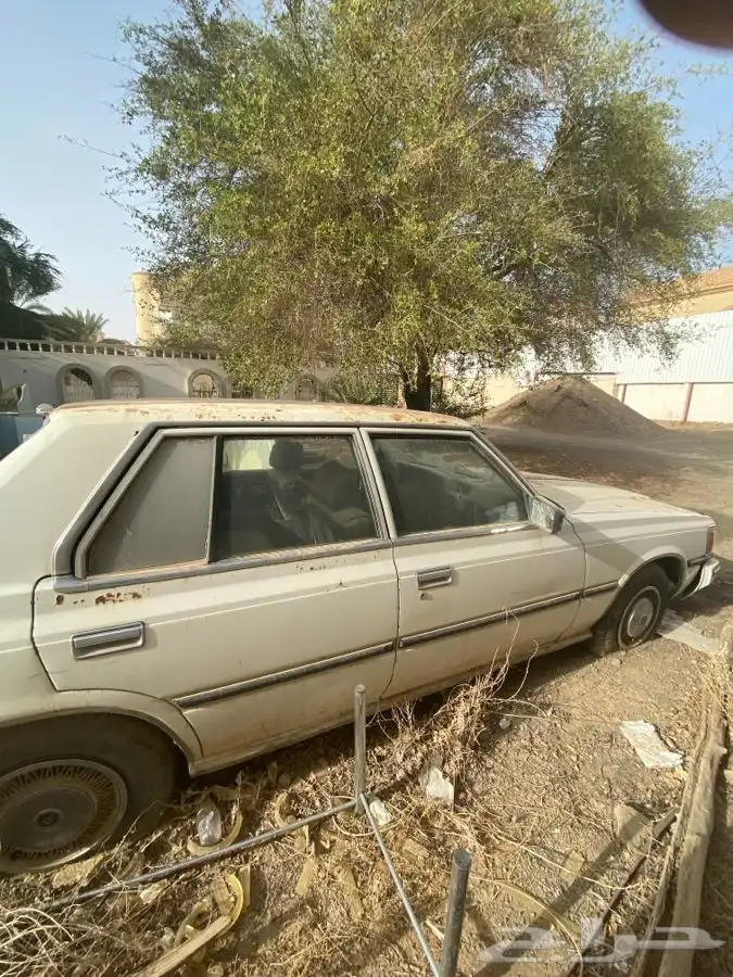 سياره تيوتا كراون 83للبيع 3