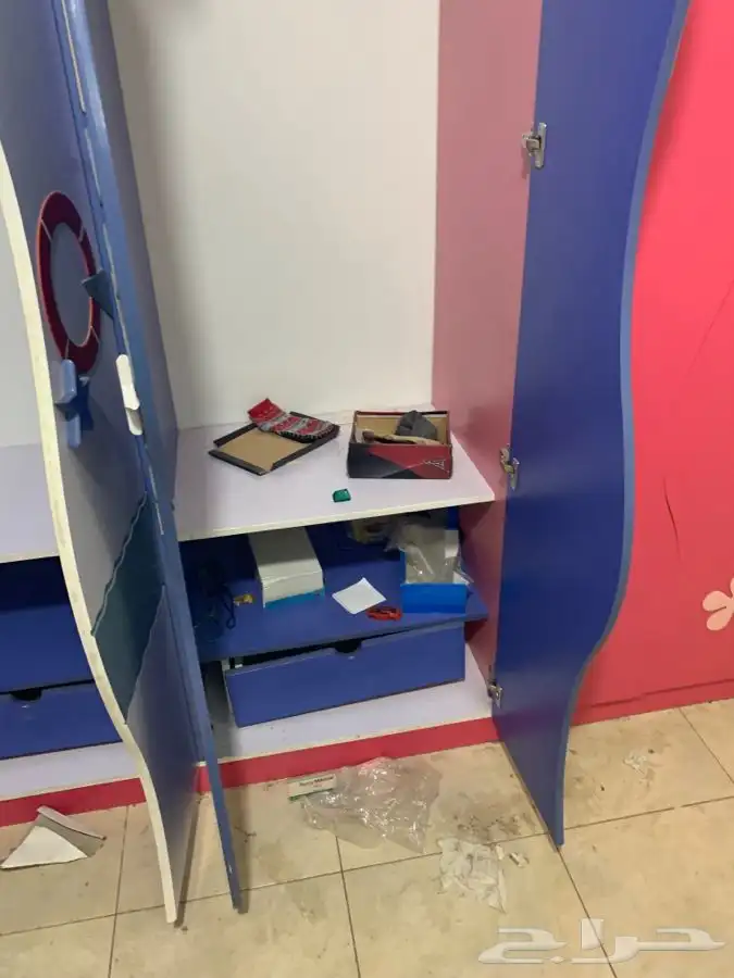 للبيع دولاب ملابس كبير تفصيل 2