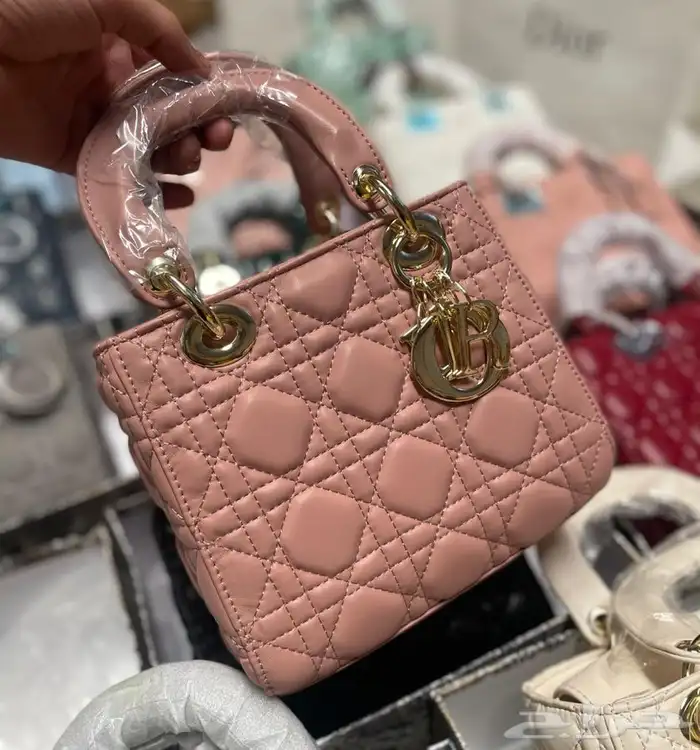 شنط درجه اولى 24