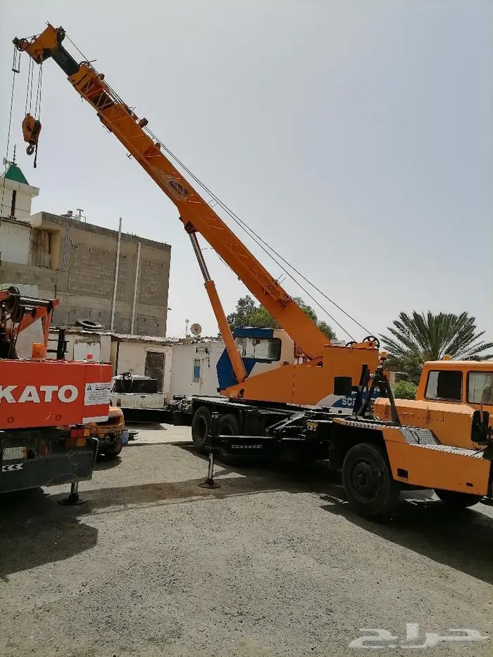 كرينات30و 25طن ورافعة 3طن و عرجاء ورصاصة25طن 3