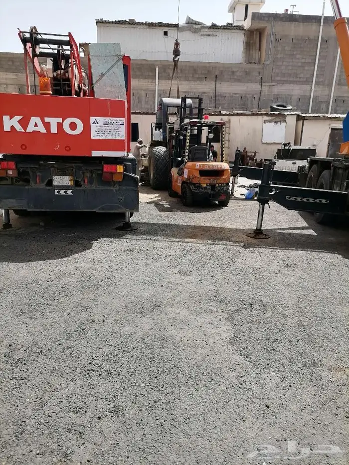 كرينات30و 25طن ورافعة 3طن و عرجاء ورصاصة25طن 2