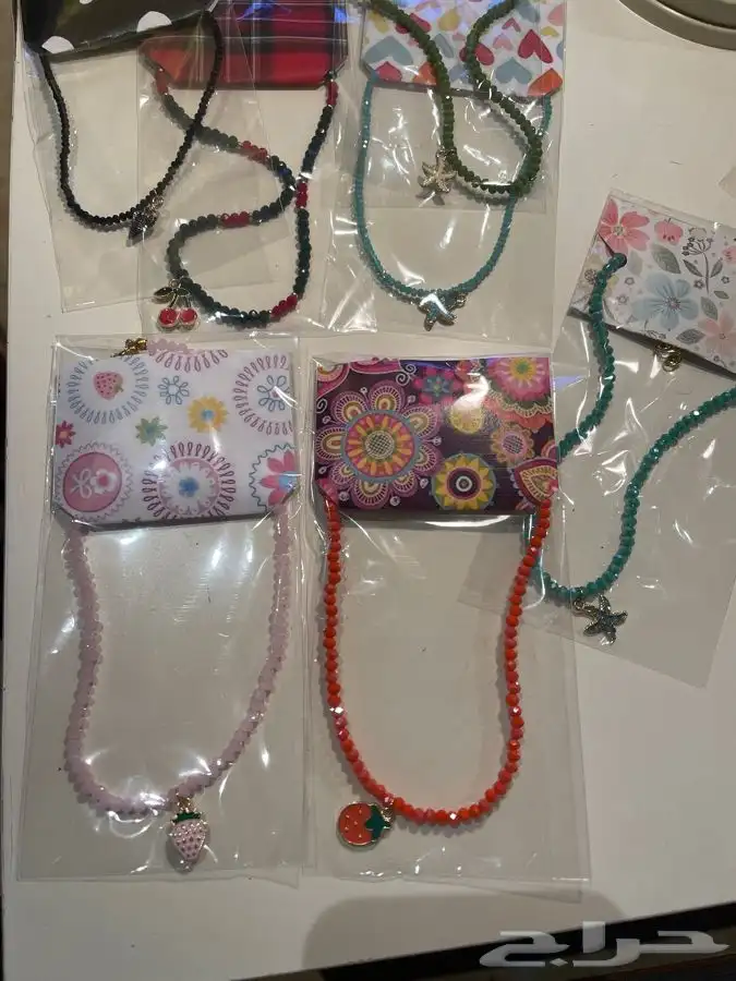 سلاسل يدويه افريقيه واساور الصداقه و ربطات شعر 3