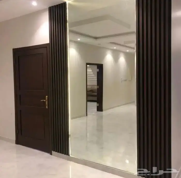 ديكورات خشبية وبديل الرخام والفوم والورق والباركيه 3